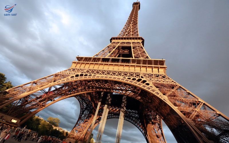 برج ایفل - برنامه سفر پاریس - تور فرانسه
